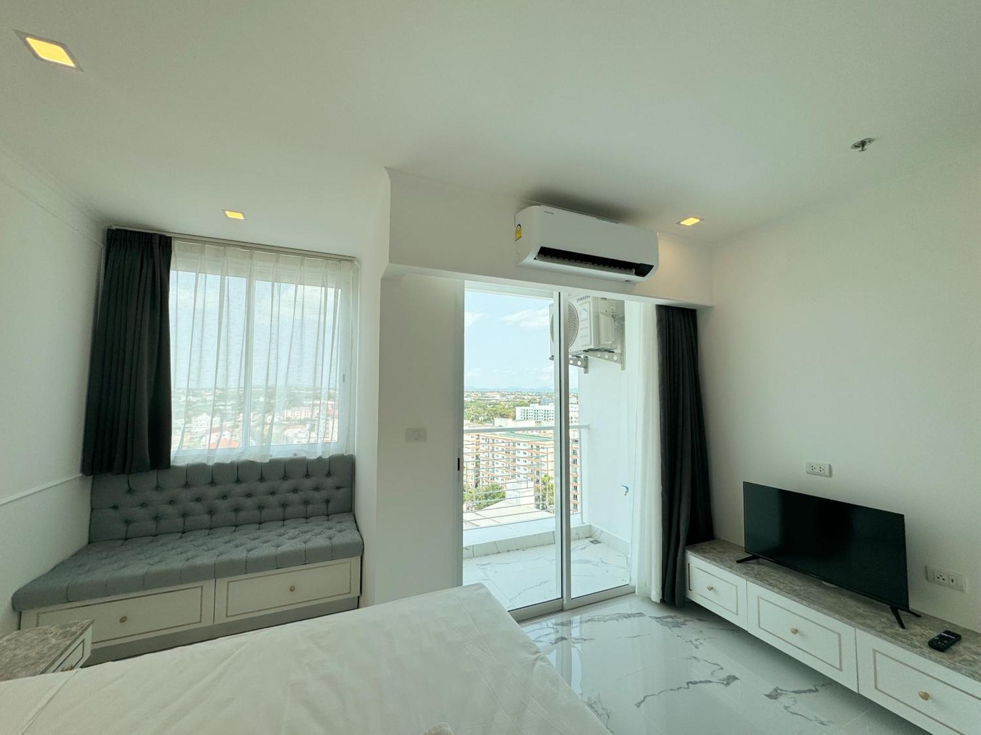 The Empire Chic Residence Jomtien & Yahaha Esterno foto