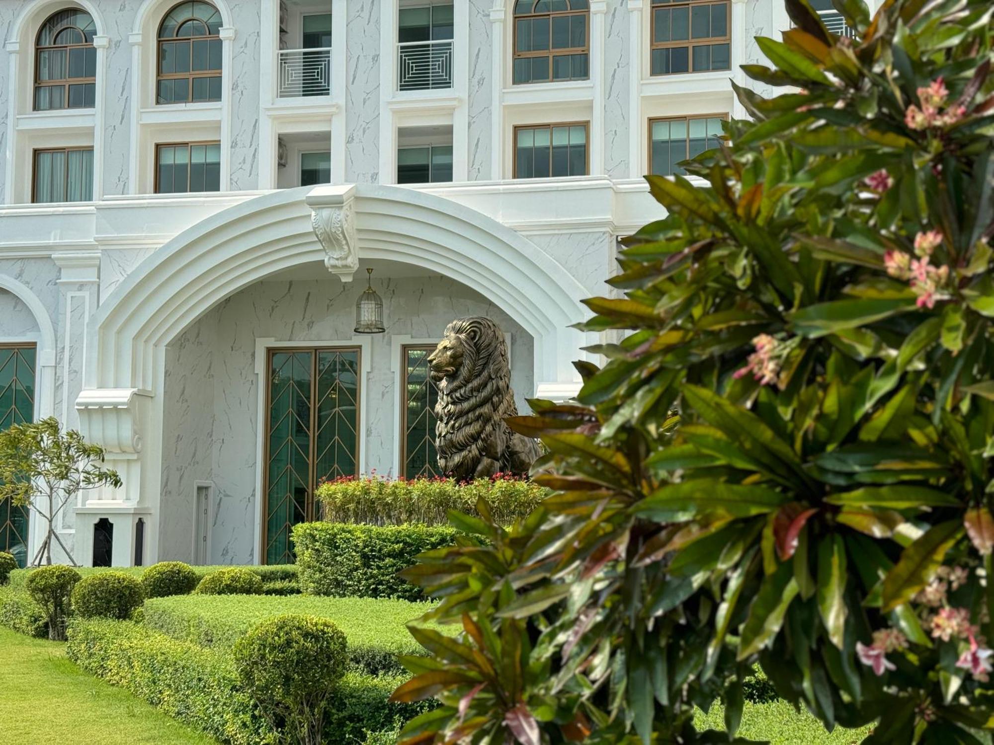 The Empire Chic Residence Jomtien & Yahaha Esterno foto