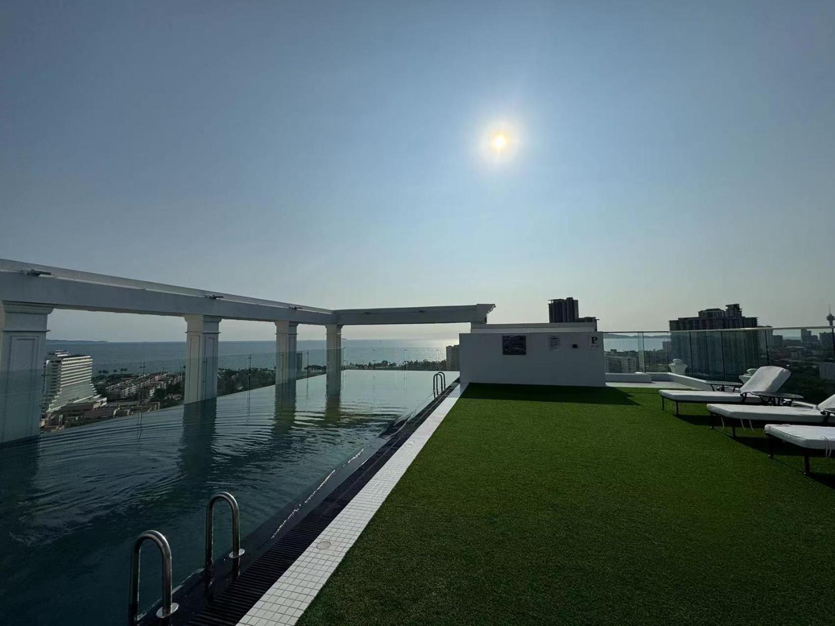 The Empire Chic Residence Jomtien & Yahaha Esterno foto